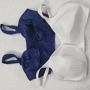 Playtex 18 Hour Ultimate Lift And Support Wireless Bra & Vanity Fair Bra